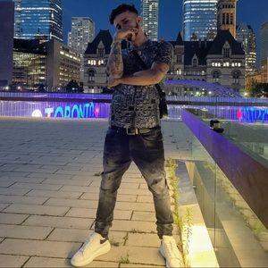 Meet your Posher, Jonathan